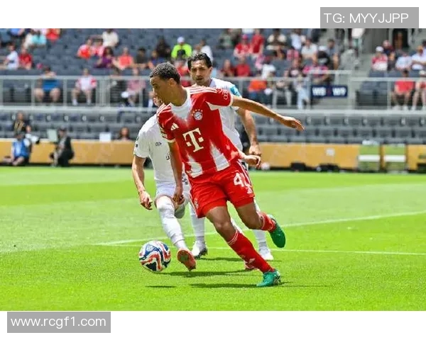 穆西亚拉积极恢复训练计划12月重返赛场状态